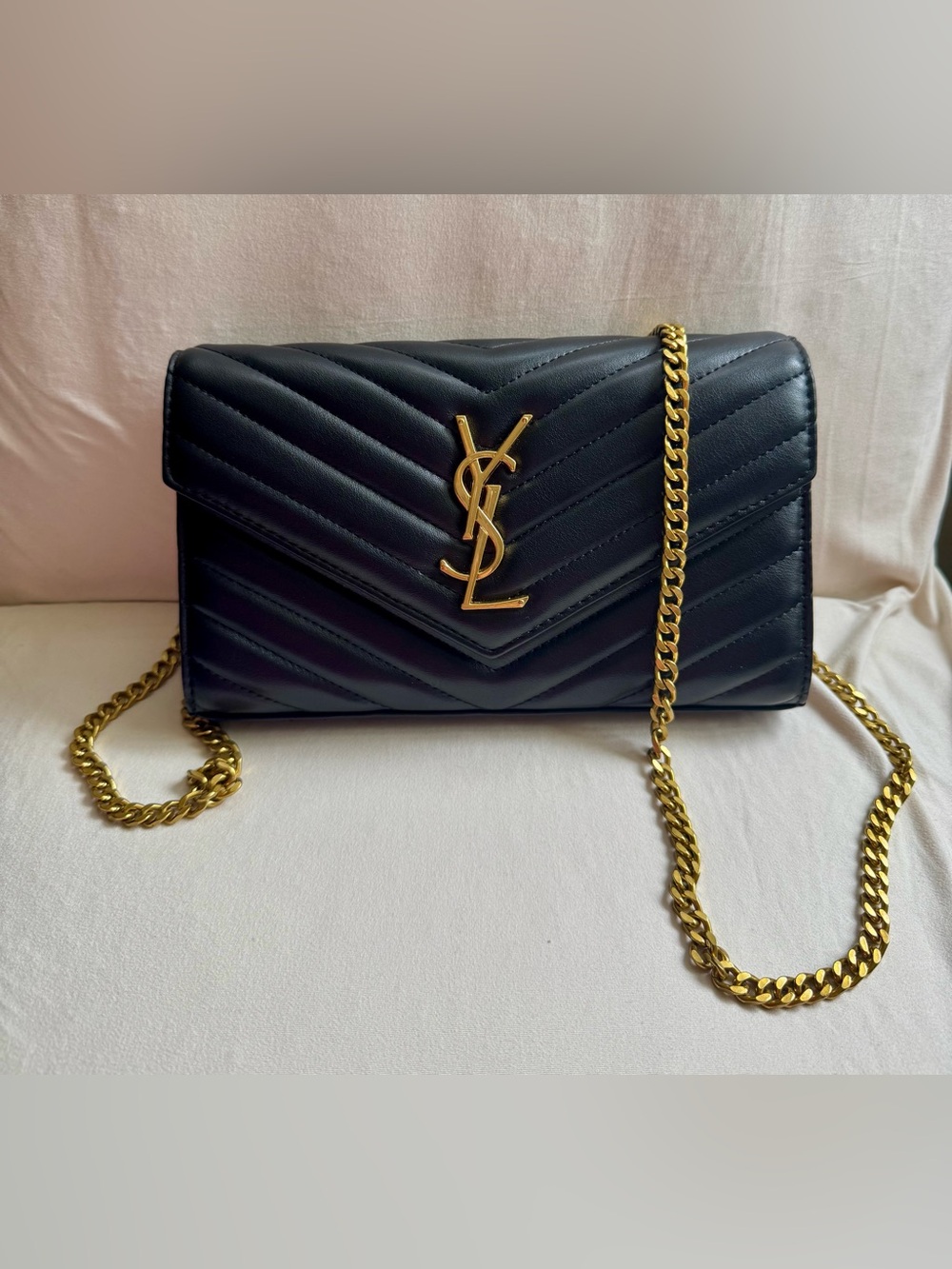 Saint Laurent Black Quilted Leather Crossbody with Gold Chain - Picture 4 of 4
